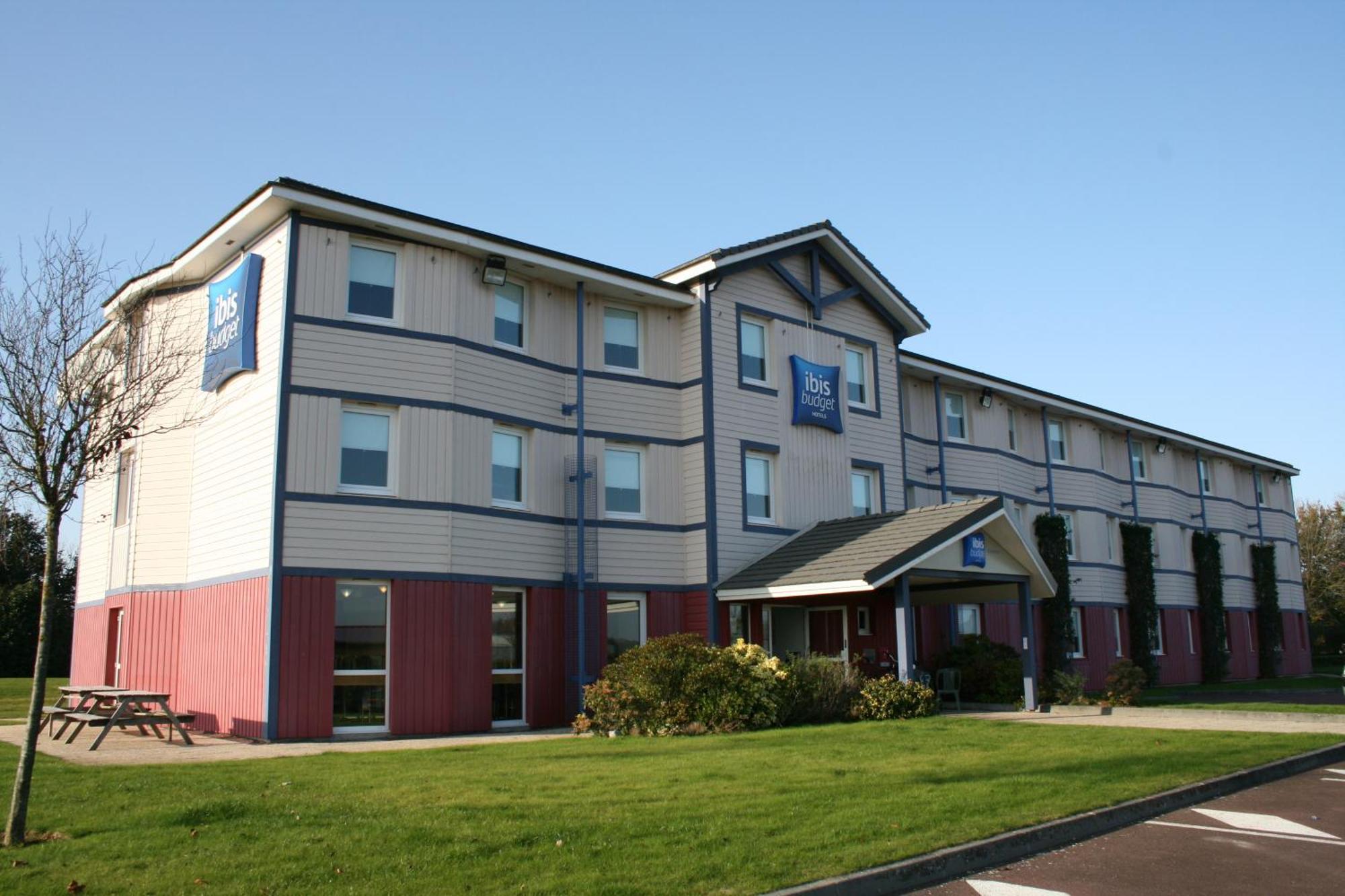 Ibis Budget Кутанс Экстерьер фото