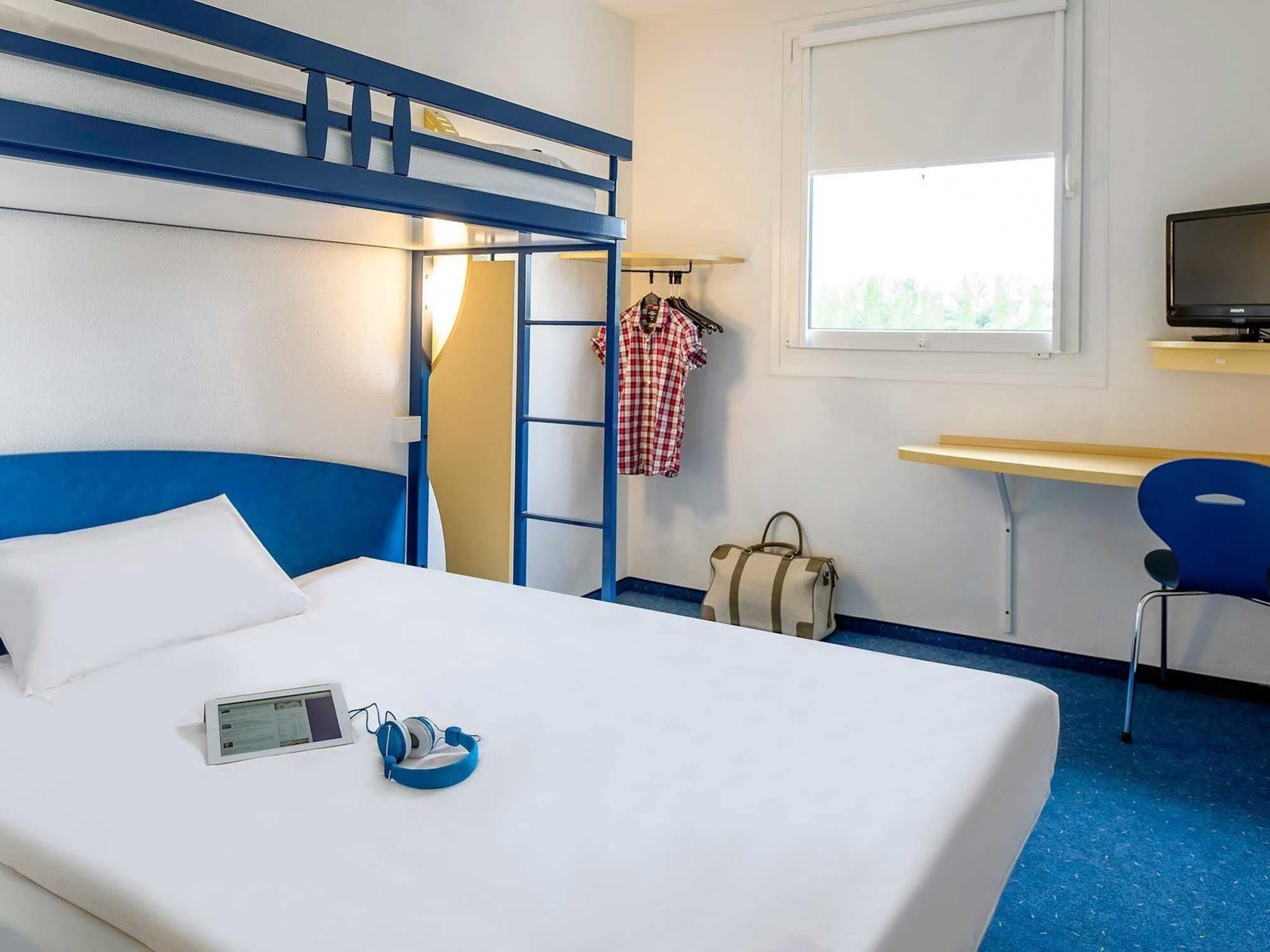 Ibis Budget Кутанс Экстерьер фото