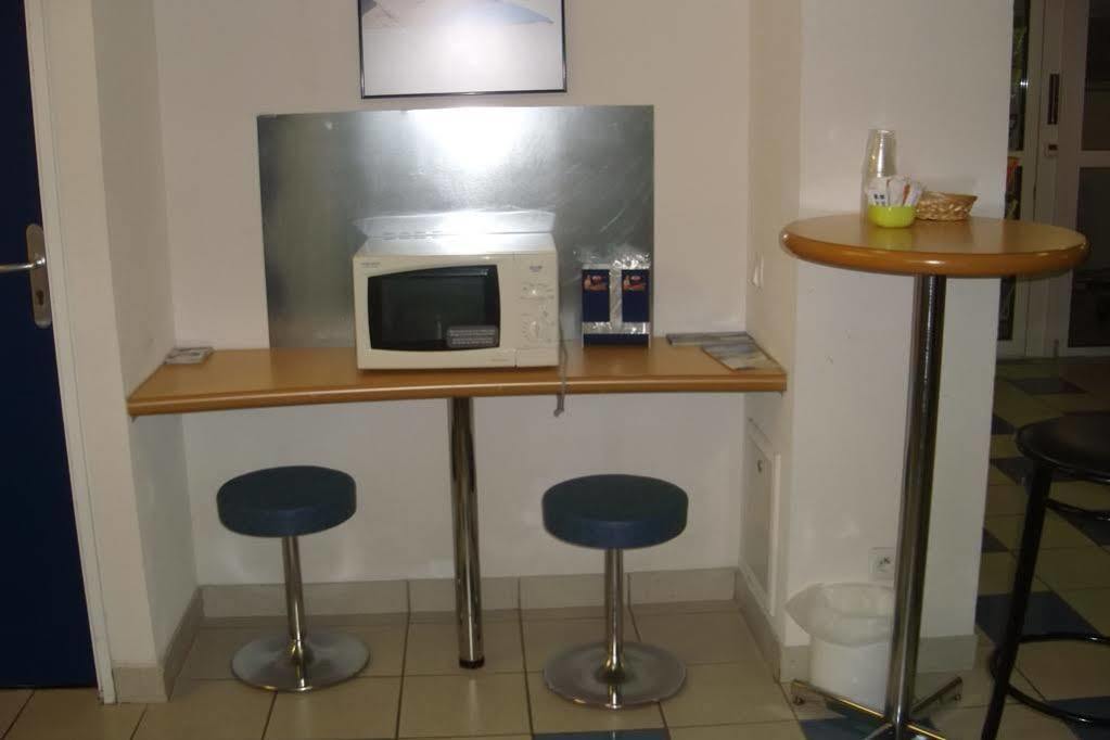 Ibis Budget Кутанс Экстерьер фото